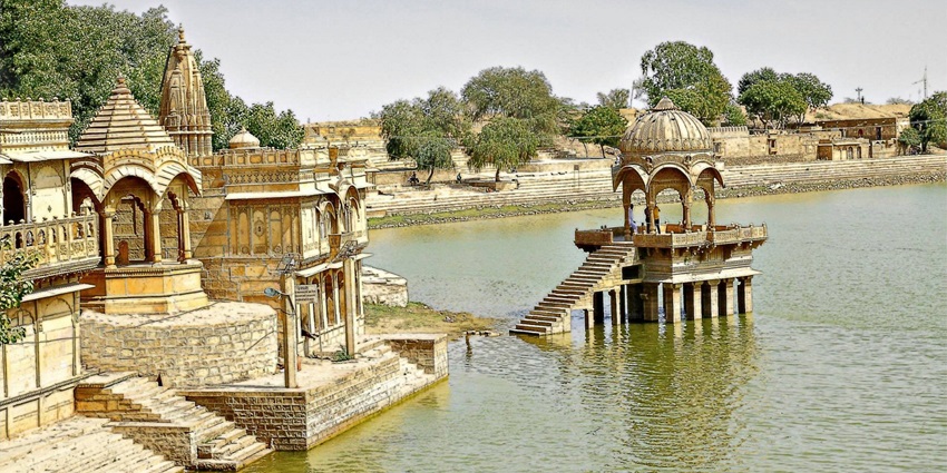 Gadisar Lake was built in the 14th-century reservoir with serene boat rides and temples.