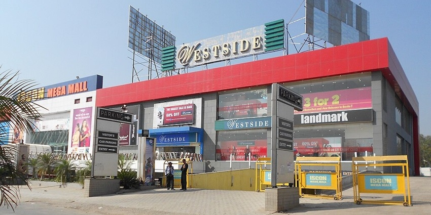 Gallops Mall exterior with premium fashion brands and eateries.