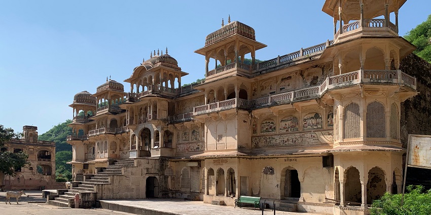 A view of the Galta Ji Mandir (Galtaji Temple) complex, a holy Hanuman temple in Jaipur.