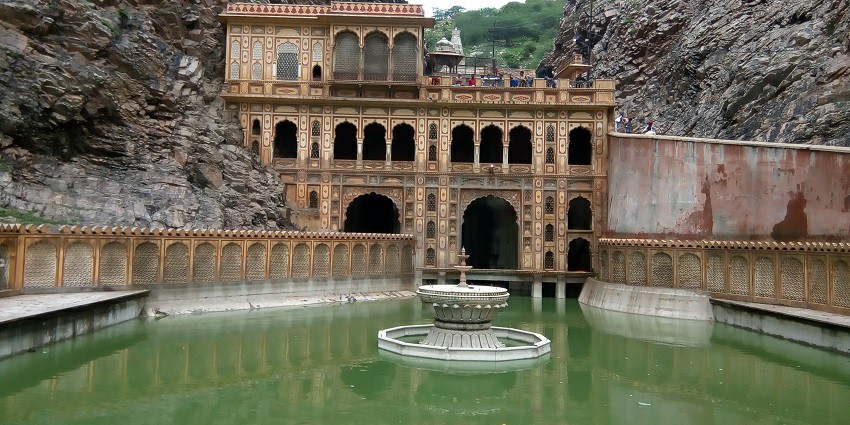 A simple image of the sacred Galtaji Temple, known for its beautiful architecture.