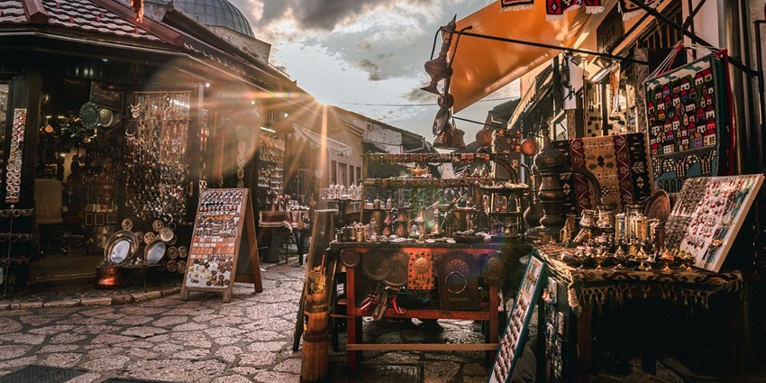 Beautiful view of the market during the evening where yiu can shop in Dalhousie