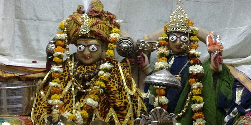 Gauri Shankar Mandir is a sacred site that every devotee of Shiva must visit once.