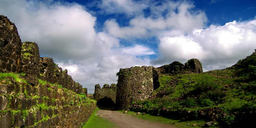 Chikhaldara tourist places include Gawilgarh Fort with panoramic views and ancient ruins.