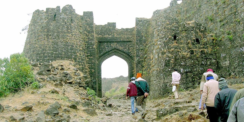 Gawilghur Fort is an ancient stone fort which is one of the top places to visit in Amravati.