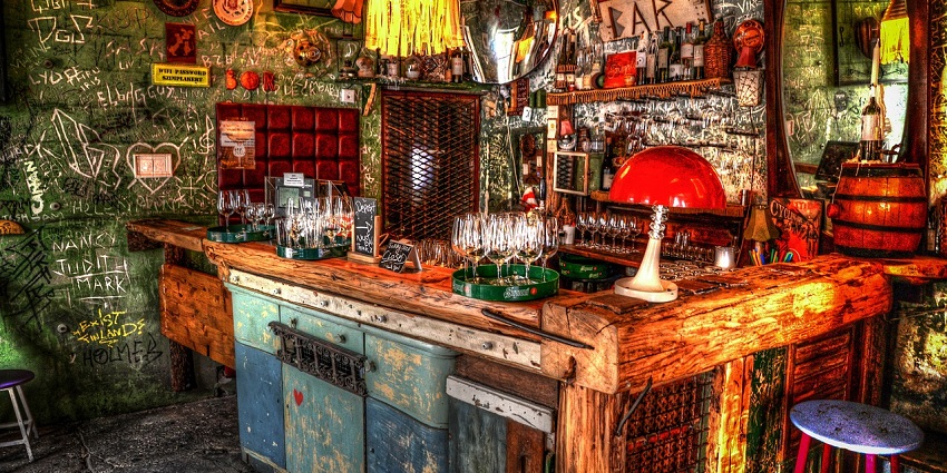 Gecko Bar echoes the funky side of the Ko Samet nightlife in the Gulf of Thailand.