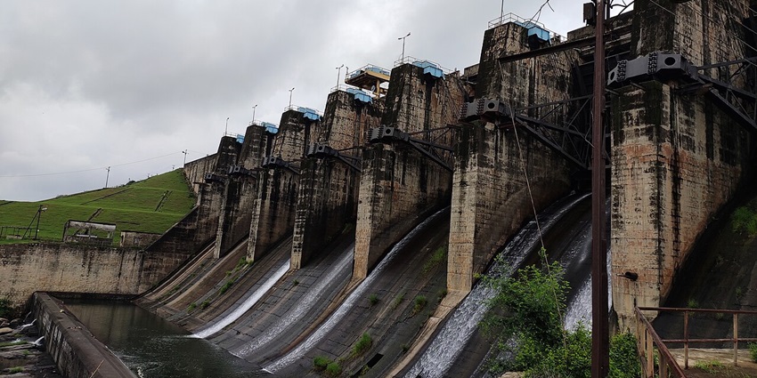 Getalsud Dam, also known locally as Rukka Dam, is a concrete gravity dam located in Ormanjhi