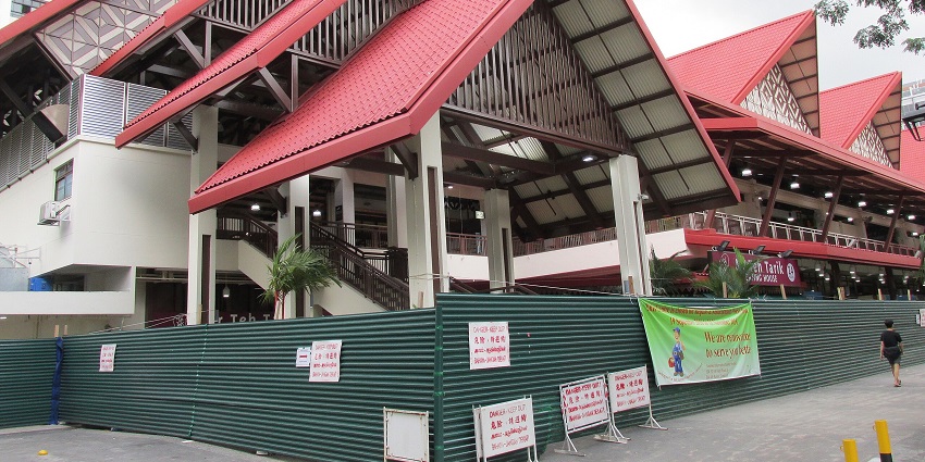 Geylang Serai Market is one of the famous spots for enjoying Geylang Singapore Nightlife.