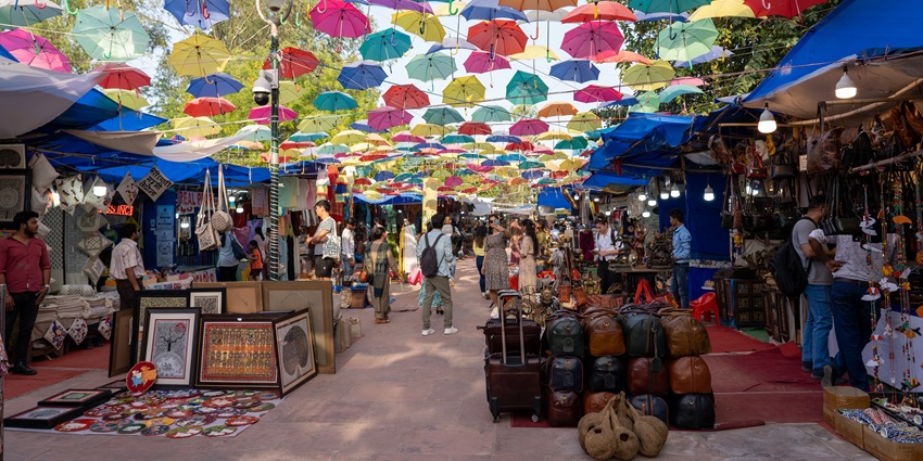 Beautiful view of the vibrant Ghod Dod Road that provide an elegant shopping experience