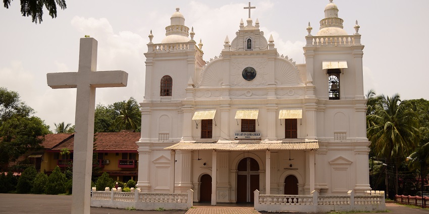 Scenic snap of the Gloria Church which is one of the places to visit near Varca beach
