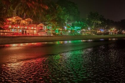 Palolem Beach is a splendid sight to watch at night with its bright lights and glistening waters