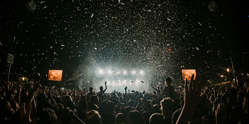 Goa Sunsplash is one of the most vibrant Goa music festivals organised on the beaches.