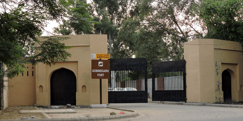 A picture of the entry gate of the Gonbindgarh Fort, one of the most famous forts in Punjab