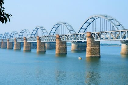 An image of the iconic Godavari bridge which is an engineering marvel in Rajahmundry.