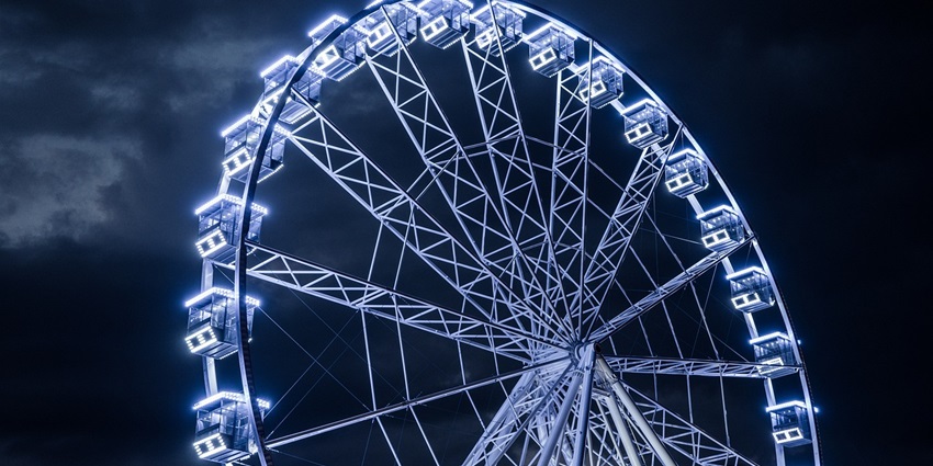 Ferris wheel at Gogamedi Festival, a vibrant tourist attraction near Kalibanga Museum.