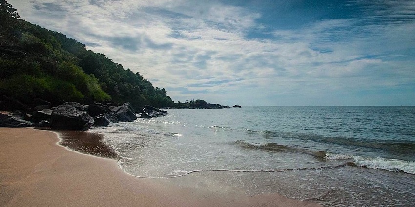 Panoramic view of the beautiful Gokarna beach which is a scenic place to visit near Goa