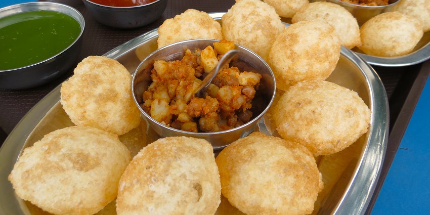 Gol gappa offers a bursting explosion of flavours in the mouth with the ideal blend of spicy and sweet
