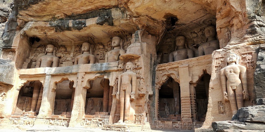 Rock-cut Tirthankar sculptures on Gopachal Parvat in Gwalior, showcasing intricate carvings, the best place near Gwalior zoo.