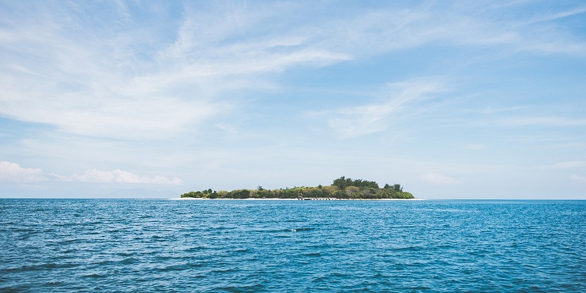 Grande Island is a top tourist spot where you can partake in scuba diving with trained operators