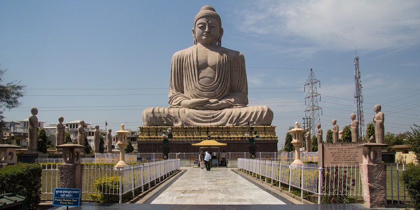 See the grand Great Buddha Statue which is one of the Buddhist pilgrimages in Bodh Gaya.