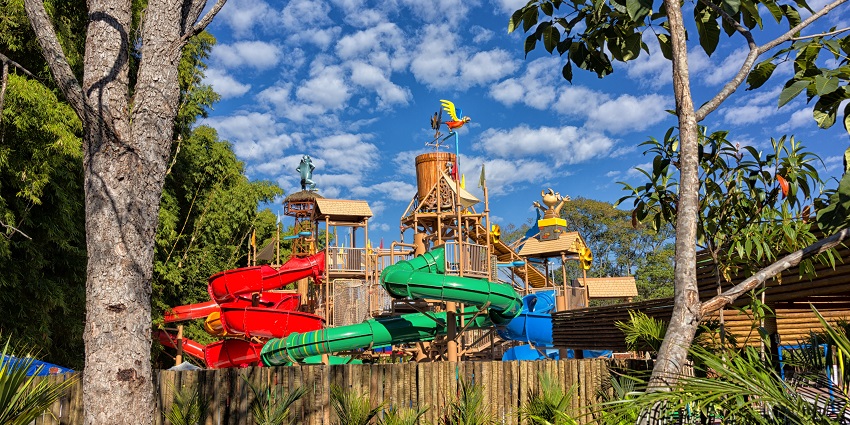 Snapshot of the thrilling Green leaf water world home to many enthralling rides sldges