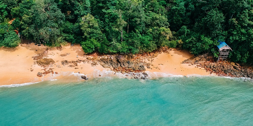 Green Rock is one of the most breathtaking places to enjoy Scuba Diving in Koh Samui.