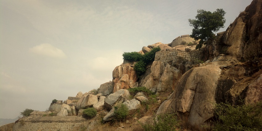 Gudibande Fort is one of the most amazing offbeat places in Karnataka for everyone. 