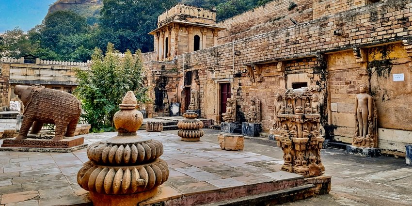 A glimpse of the popular Gujari Mahal showcasing rustic statues and old-world-charm.
