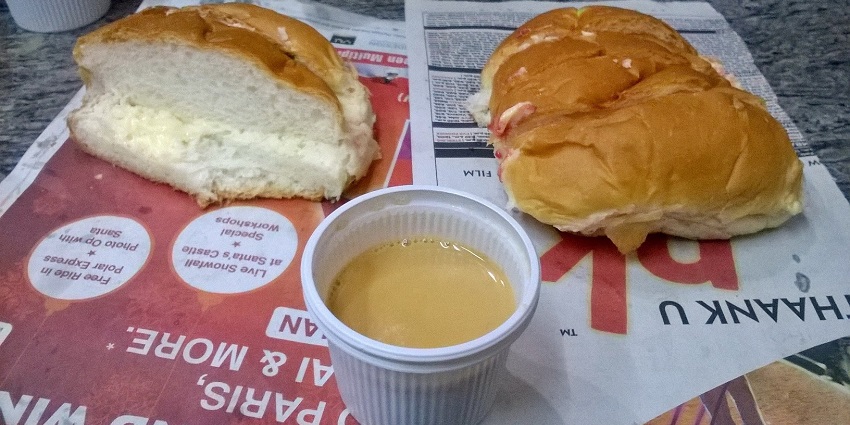 Gulab Ji Chaiwala in Jaipur offers masala chai and bun maska, the best food in Jaipur.