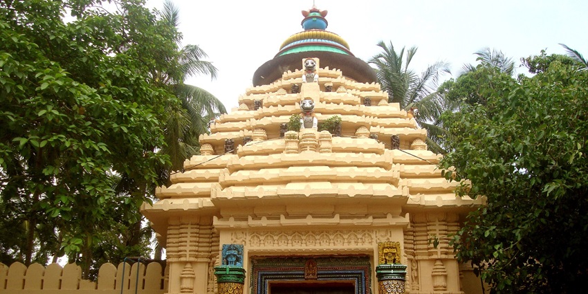Gundicha Temple, amidst the Konark Temples, is a well-known Surya temple due to its structure.