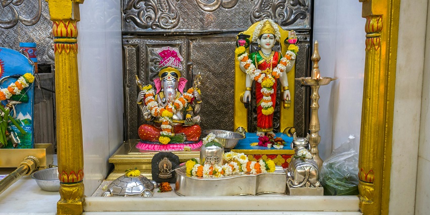 This temple, visited by Shri Ram and Mata Sita, during their vanvas is a holy site.