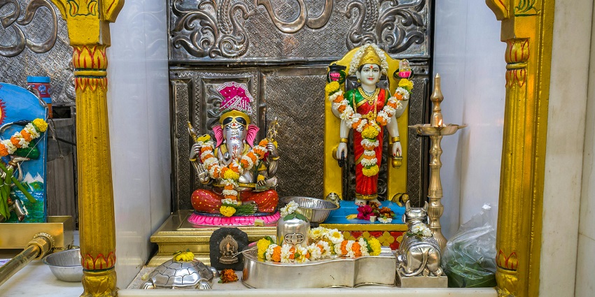 This sacred site, visited by Shri Ram & Mata Sita, is one of the holy temples in Jabalpur.