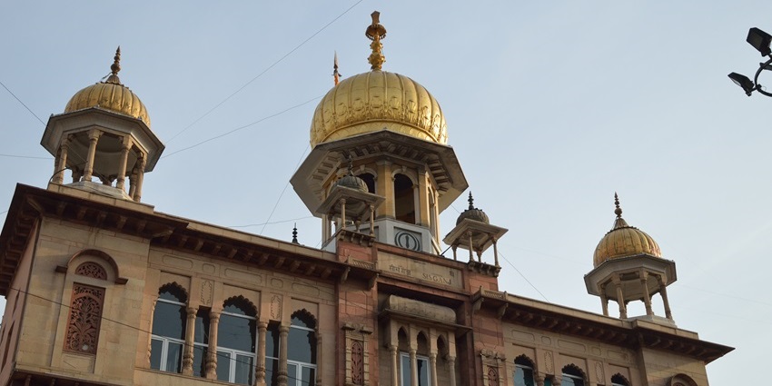 A sacred Sikh gurdwara in Chandni Chowk, marking the martyrdom site of Guru Tegh Bahadur.