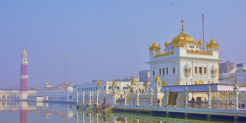 Gurdwara Sri Tarn Taran Sahib is a prominent Sikh religious site in Tarn Taran for all.