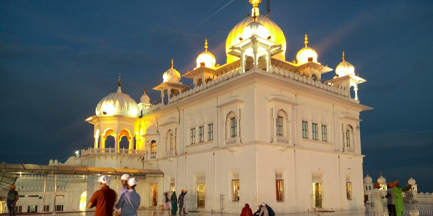 Gurudwara Takht Sri Keshgarh Sahib, a significant Sikh pilgrimage site known for its rich cultural heritage and serene atmosphere.