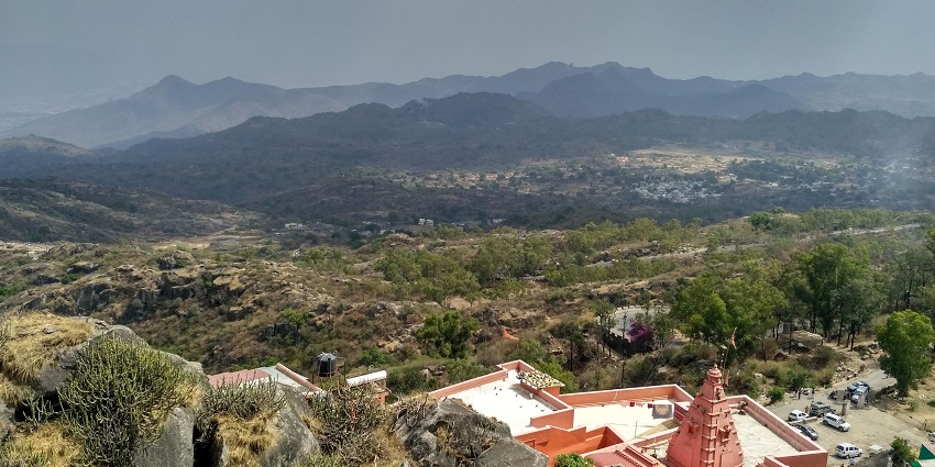 An image of a breath-taking view from Guru Shikhar, a tourist attraction in Rajasthan.