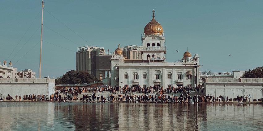 Gurudwara Bangla Sahib is one of the best places to visit around Kapileshwar temple.