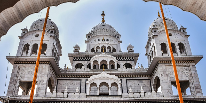 Gurudwara Bangla Sahib is one of the best places to visit for religious souls.