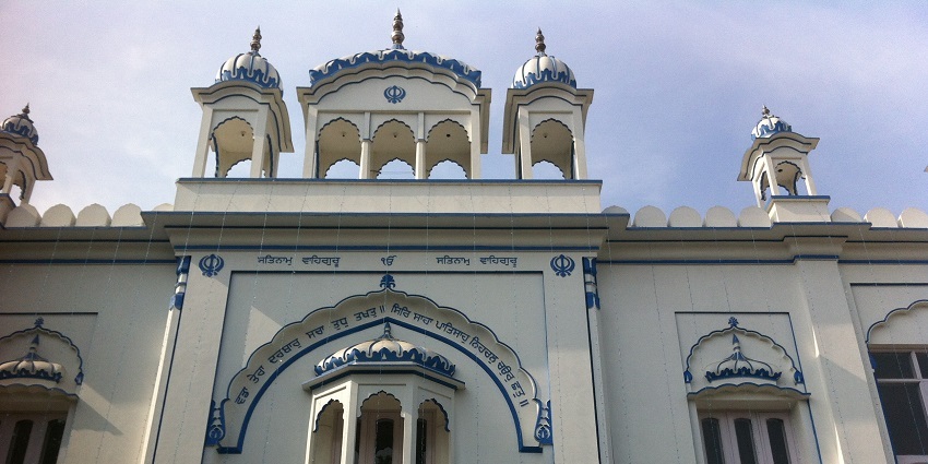 Gurudwara Charan Kamal is one of the best places to visit in Ludhiana city.