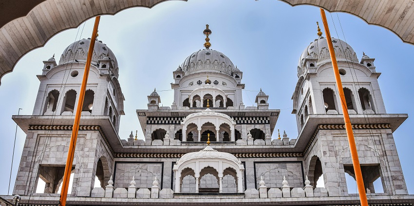 Gurudwara Charan Kamal Sahib is one of the places to visit near Ludhiana.