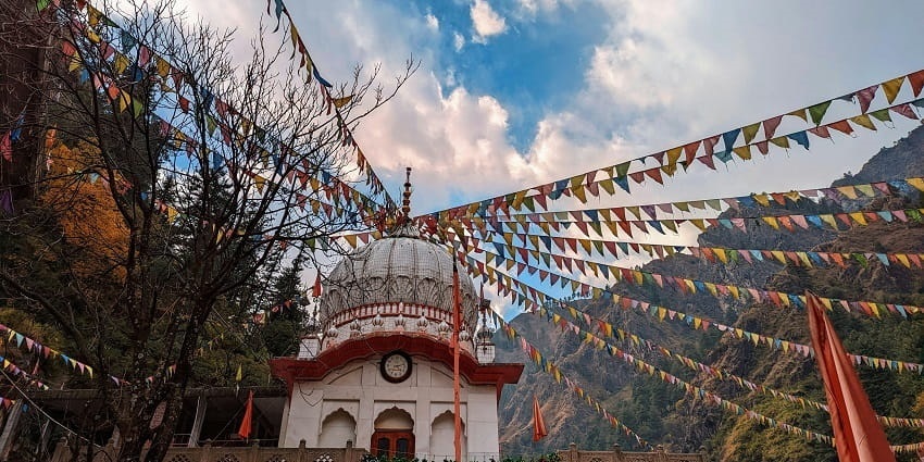 The Gurudwara Manikaran Sahib, one of the top spots to explore after paragliding in Kasol.
