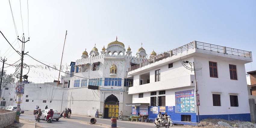 Gurudwara at Gwarighat, providing a serene riverside setting for reflection and relaxation