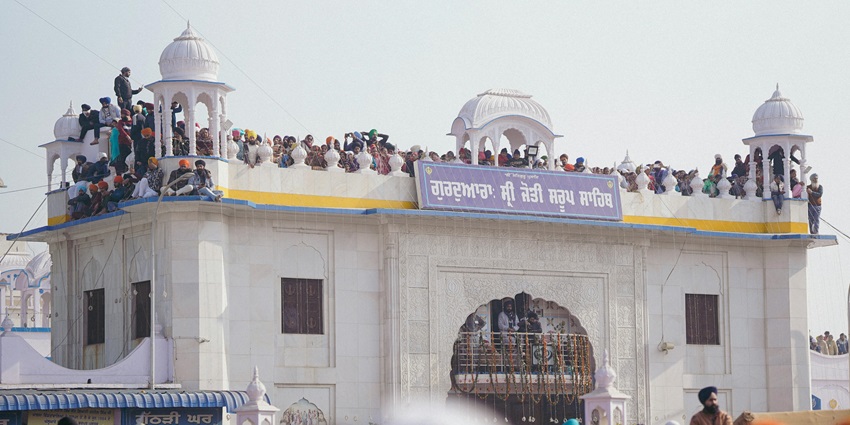 View of the tourists walking in and out of the Gurudwara Vibhour Sahib