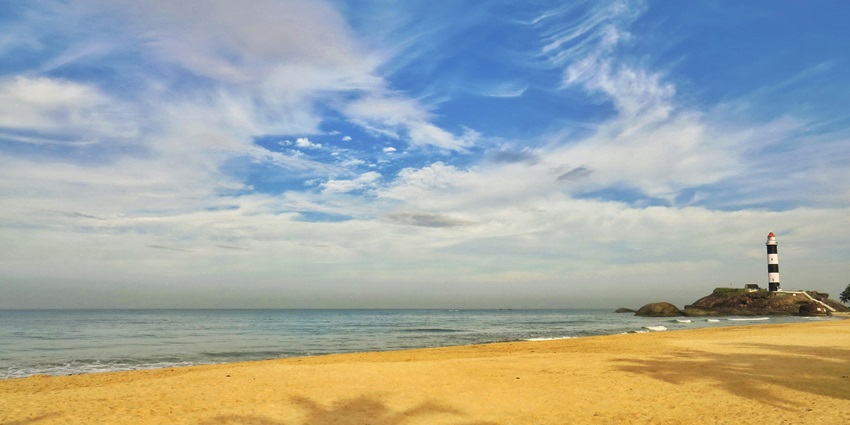 The secluded Hadinbal beach, one of the top 5 beaches in Honnavar boasts serene waves