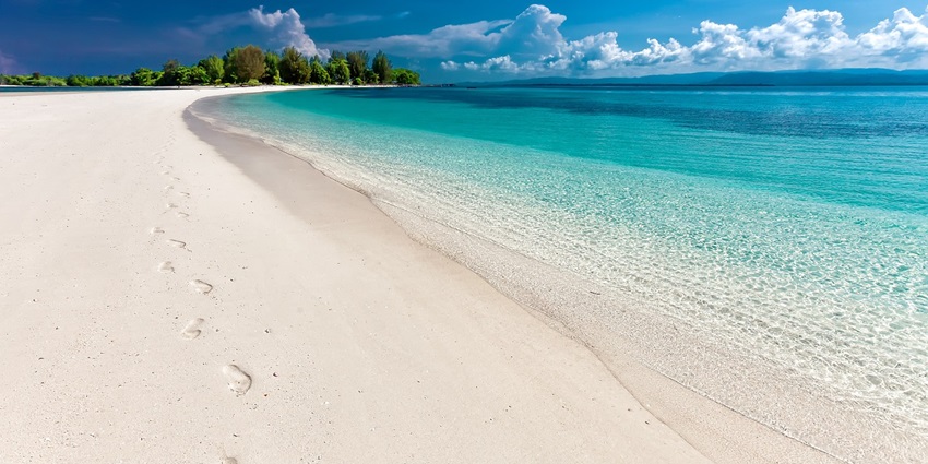 Hai Thinh Beach is one of the best beaches near Hanoi for all to visit and explore.