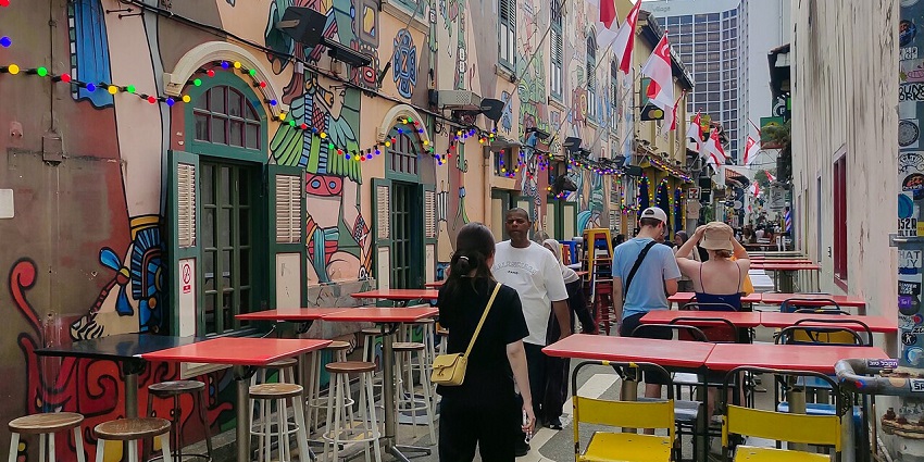 Haji Lane in Kampong Glam, is vibrant with boutique shops offering cheap fashion finds.