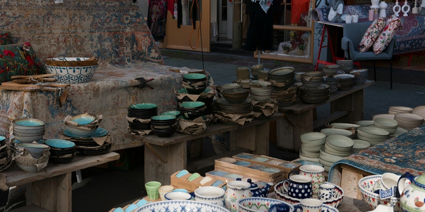 A glimpse of vibrant handicrafts being sold at the famous Hall Bazaar in Punjab.