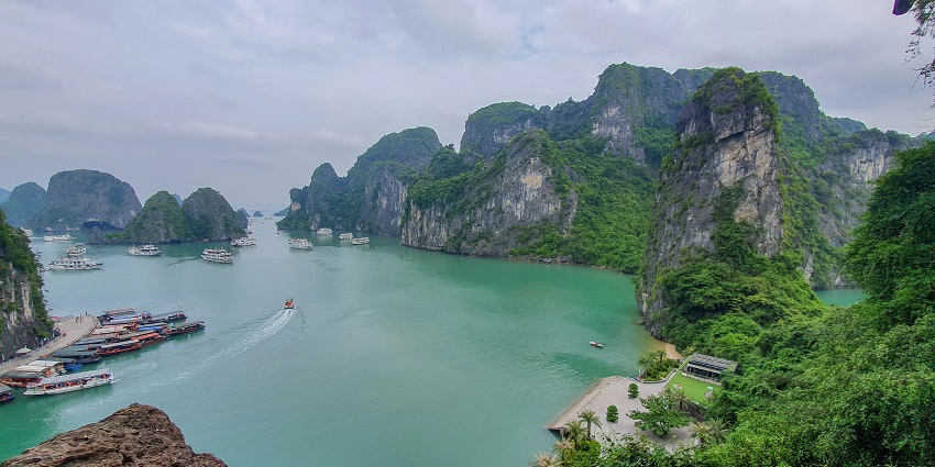 Halong Bay with cruises, one of the good places to visit in Vietnam in December