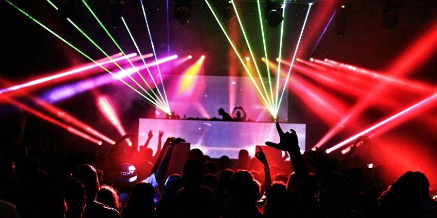 Hammerz Nightclub is one of the most lively places to visit near Baga Beach at night