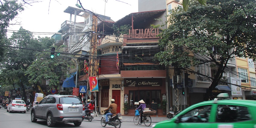 Explore the exclusive silk clothing in Hang Gai street while shopping in Hanoi.