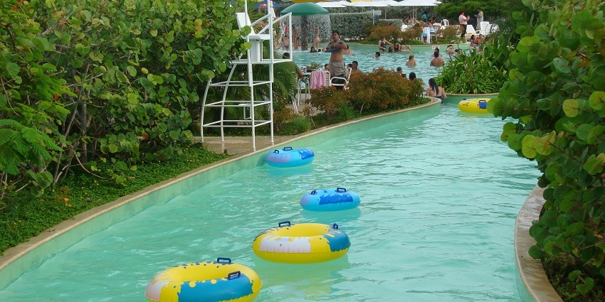 The natural water flow and splash zones wave makes this place the best water spot in Belgaum.